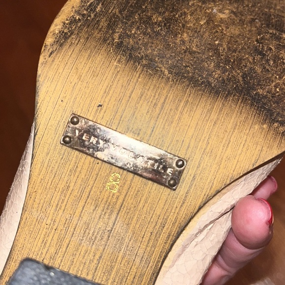 Very Volatile cream color leather mules with low heel size 8 - Picture 4 of 12